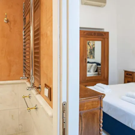 Easytopstay - Colonna 4*